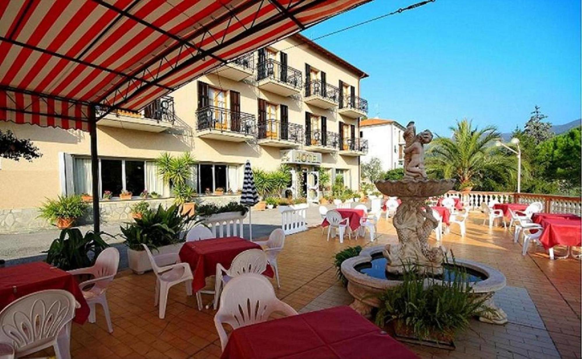 Albergo Ristorante San Matteo San Bartolomeo Al Mare Exteriér fotografie